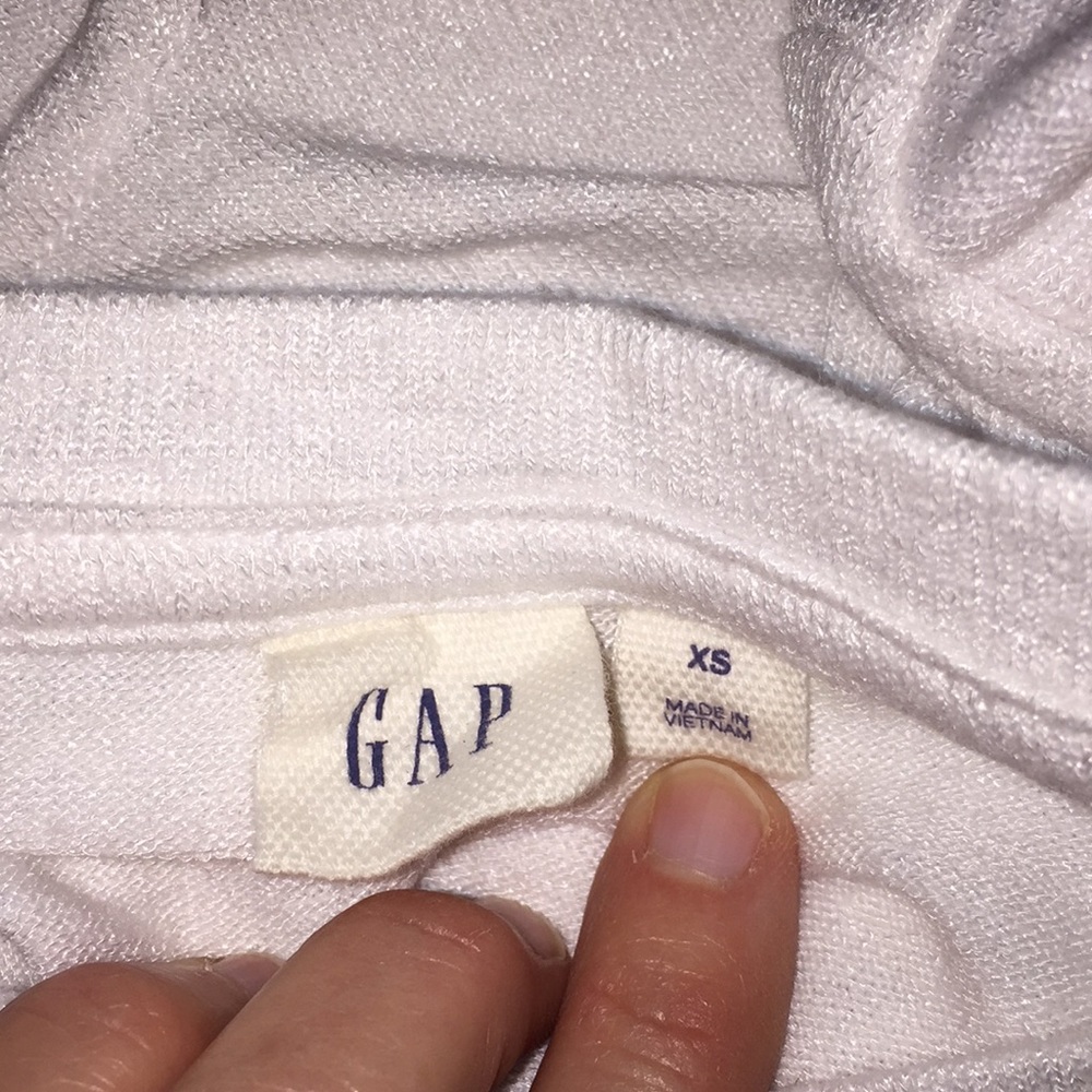 2 Gap Tops - Picture 3 of 9